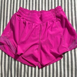 SOLD! 🔥 Lululemon Hotty Hot Shorts 4”
